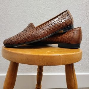 Brown Leather Huarache Style Flats Sz 9